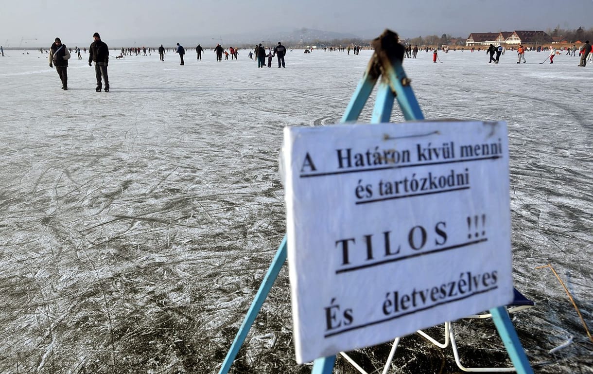 A fagy jó oldala: lehet korcsolyázni hétvégén a Velencei-tavon