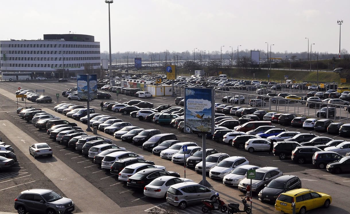 Kiadta a kormány egy rendeletben a parkolóépítés új szabályait, még azelőtt, hogy lejárt volna a véleményezési határidő