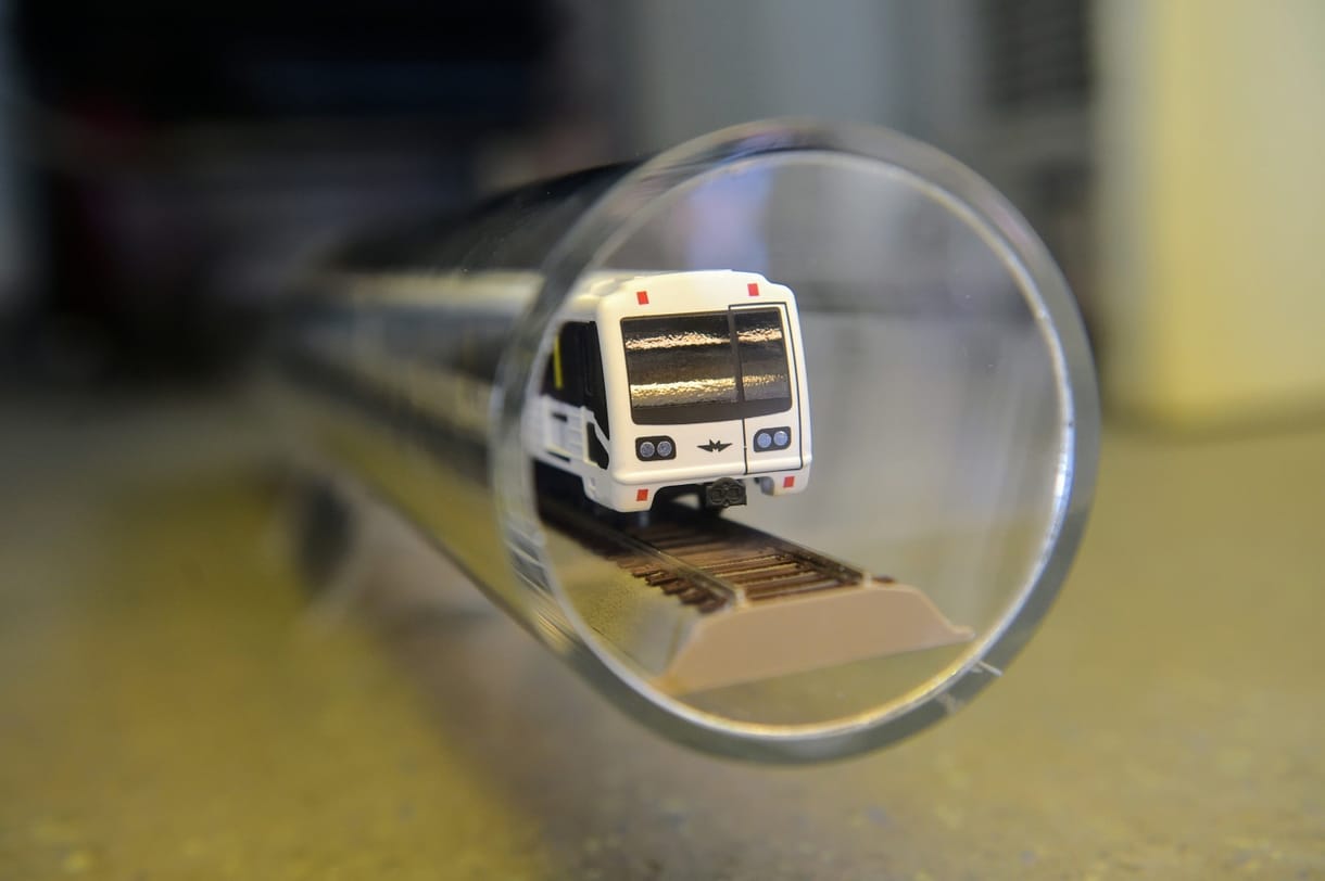 Nem fogja elhinni, miért állt ma ki a forgalomból az egyik felújított metrókocsi