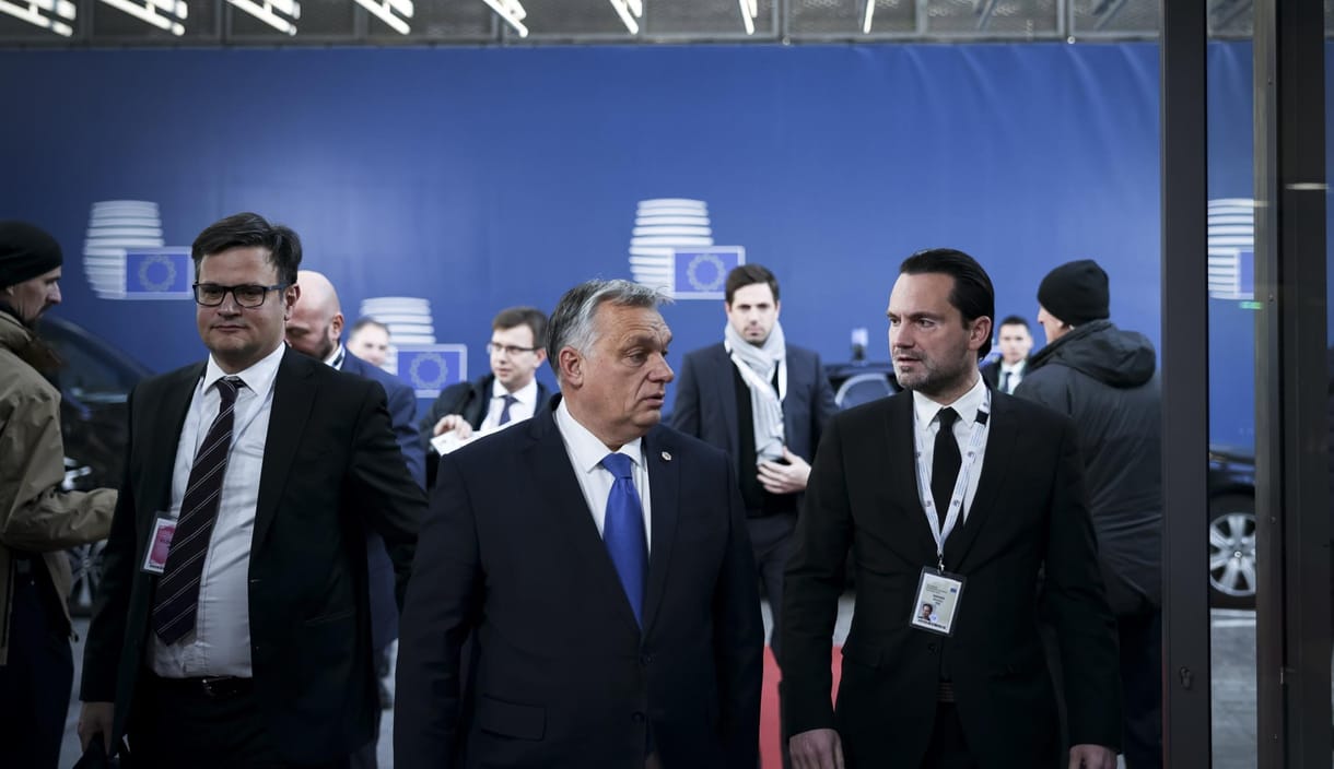 Katarból Brüsszelbe repült Orbán