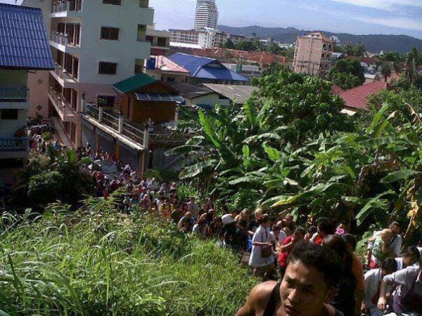 Fotó: a cunami elől menekülnek Phuketen