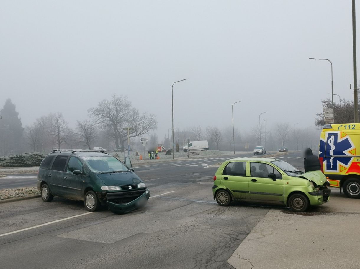 45 métert csúszott a jeges lejtőn a karambolig egy autós Szombathelyen