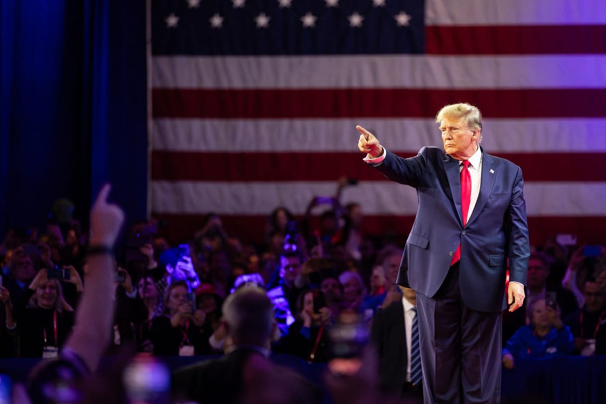 Trump vitára hívta Bident