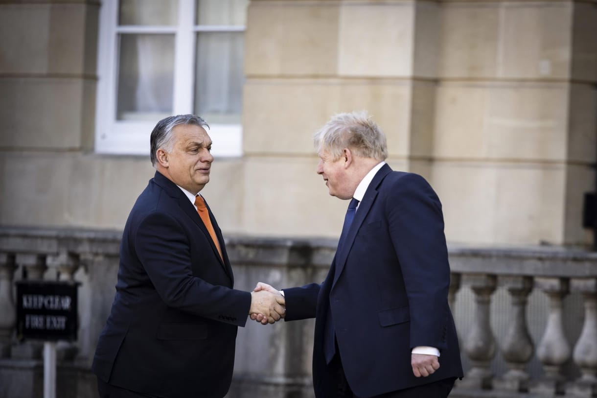 Orbán Viktor telefonon tárgyalt Boris Johnsonnal