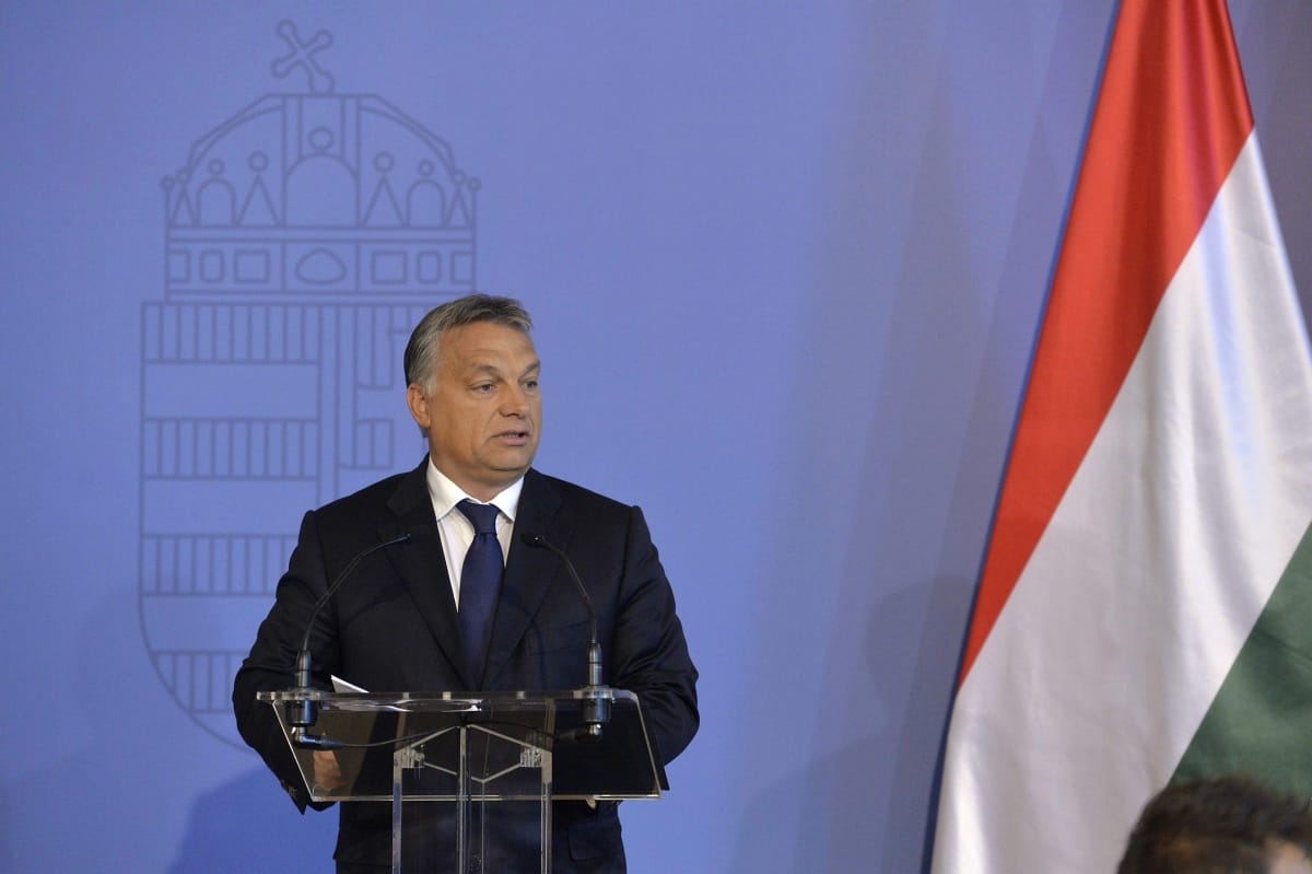 Az Economist megvizsgálta, igaza van-e Orbánnak és Ficónak