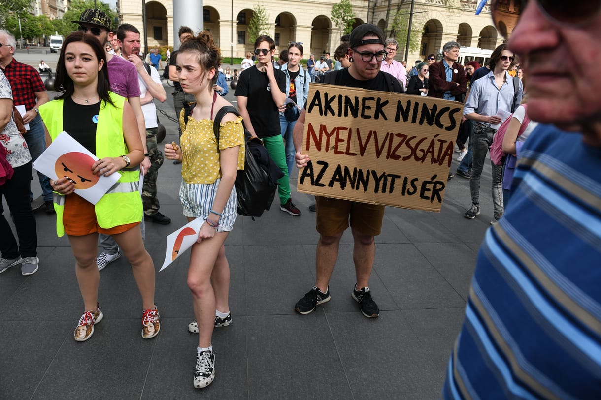 Aki jobb állást akar, kapja össze magát – ennyit tesz a nyelvtanulásért a kormány