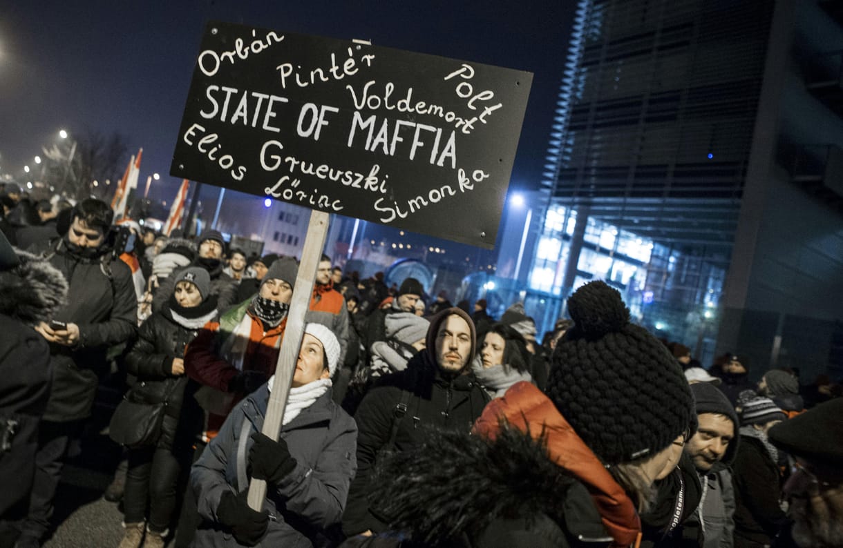 Maffiaállam, önkényuralom, diktatúra: leginkább így minősítik az Orbán-rendszert a magyarok