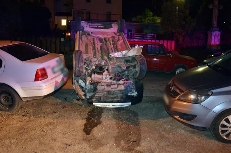 Fotók: Öt autót tört össze egy ittas sofőr