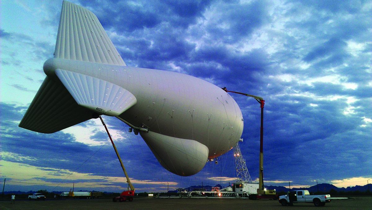 16,5 milliárdért vesz hőlégballonokat a Pentagon, kiküldik őket a határra
