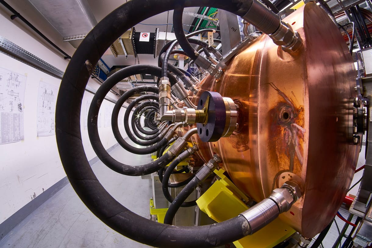 Áttörés a CERN-ben: sikerült aranyat csinálni az ólomból