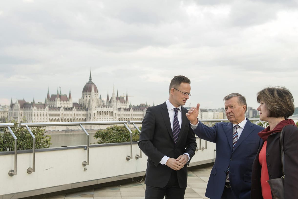 A Gazprom vezérét fogadta Szijjártó Péter Budapesten
