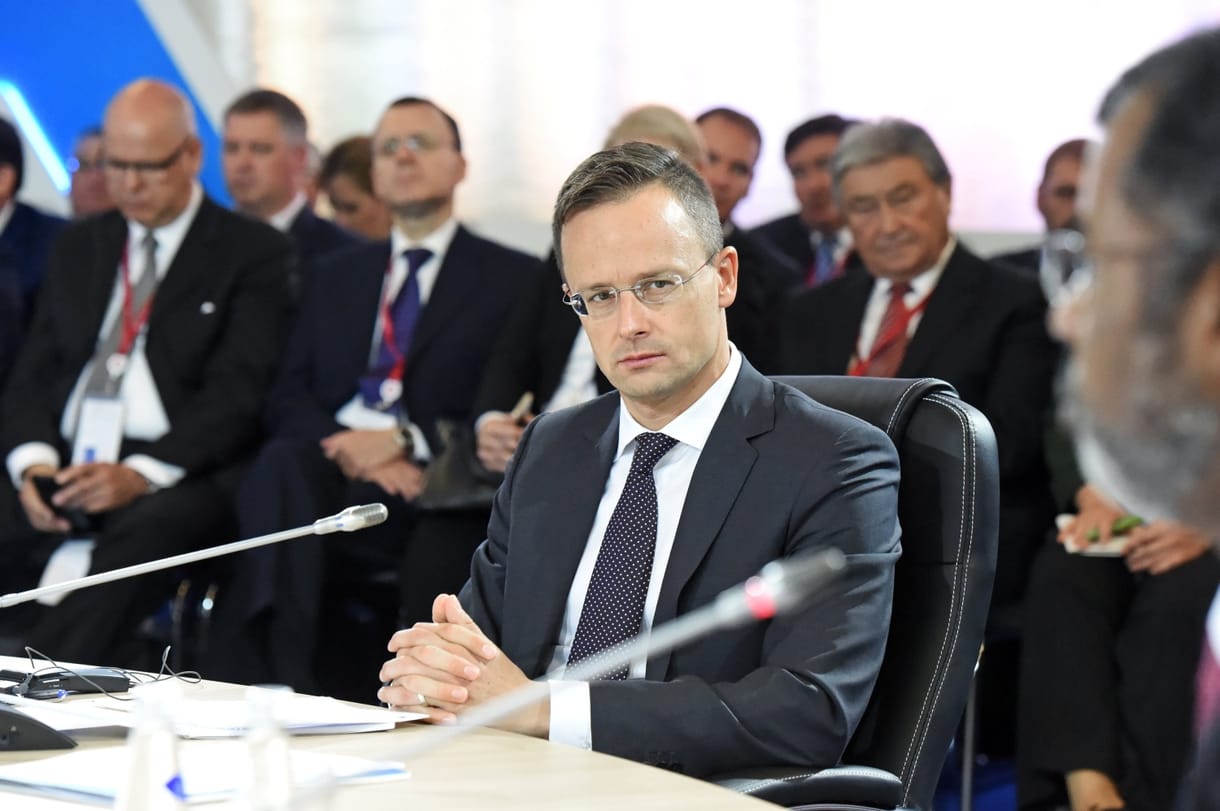 Szijjártó kioktatta az ukrán kormányt