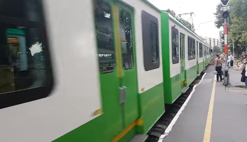 Ezt a csodaszert keni a MÁV a HÉV kapaszkodóira