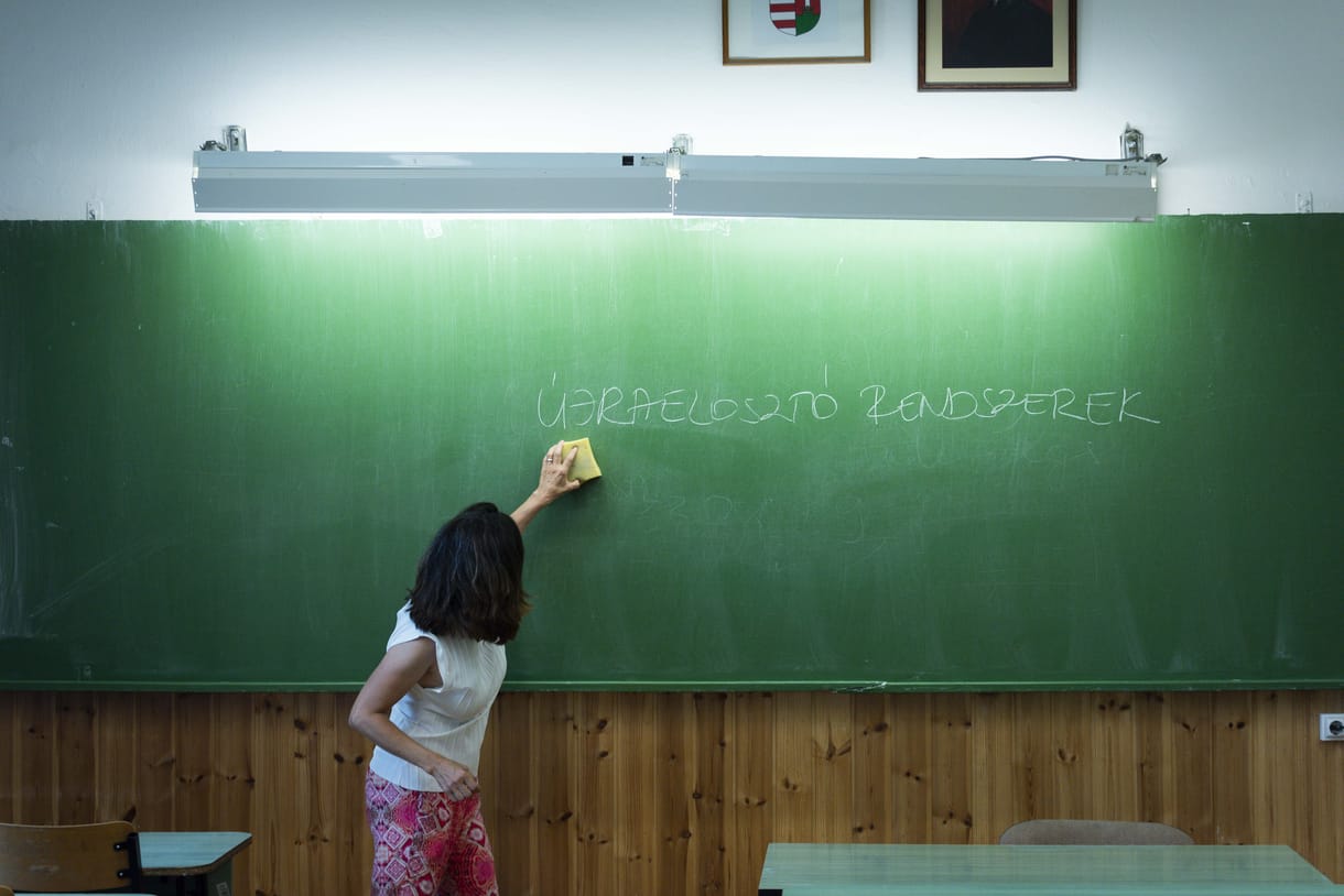 Már a kormányközeli Századvég is elkezdett a tanárproblémákról beszélni