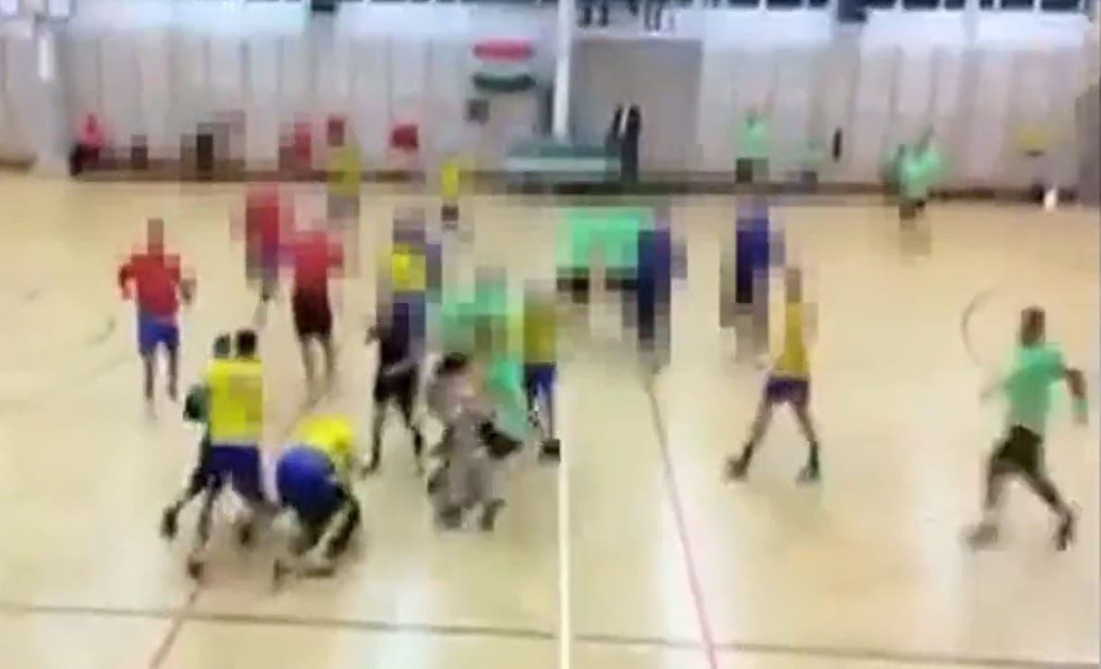 Elítélték a siklósi kézilabdázót, aki ököllel ütötte a pályán az ellenfelét