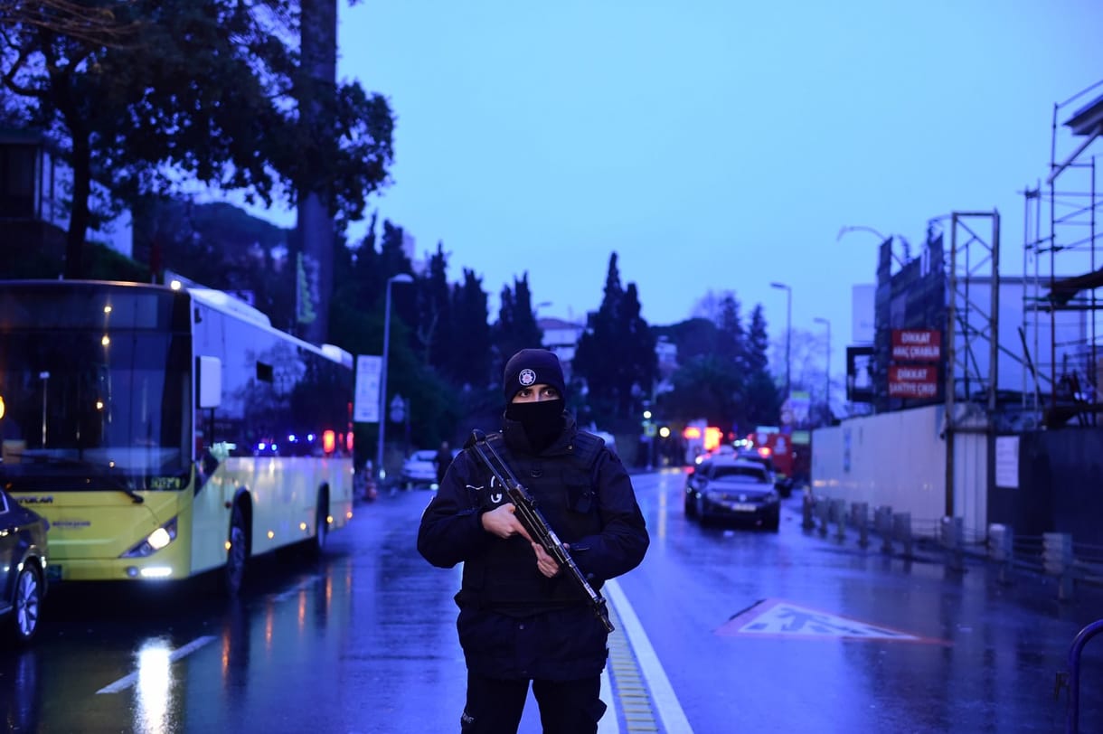 Isztambuli terror: a merénylő a helyszínen hagyott egy fegyvert