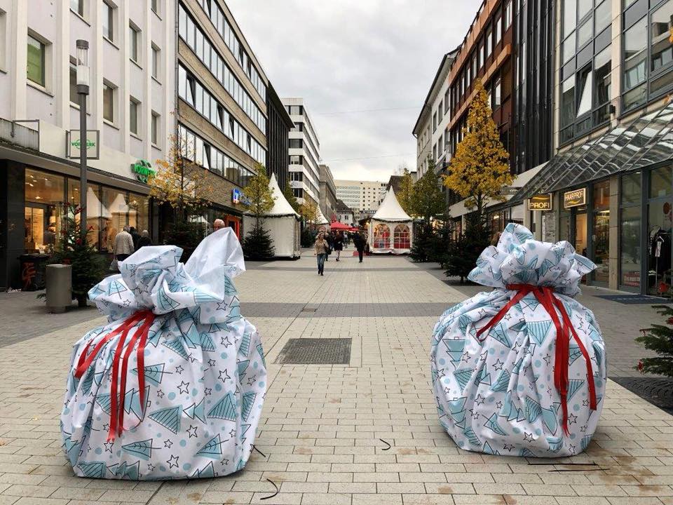 Így tették szerethetővé Németországban az otromba vásári betontömböket – fotó