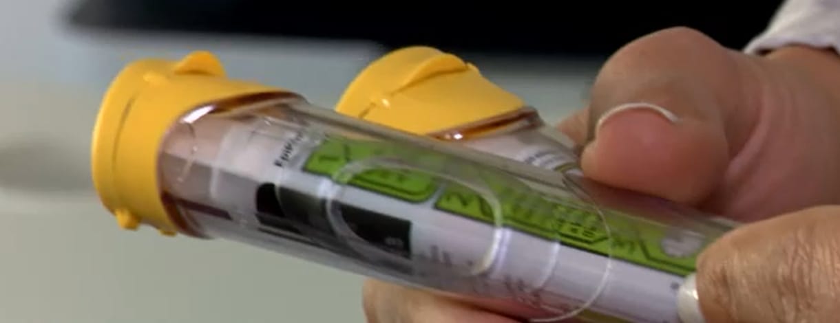 Súlyosan allergiás gyerekek élete múlhat azon, hogy nincs életmentő injekció az iskolákban, óvodákban