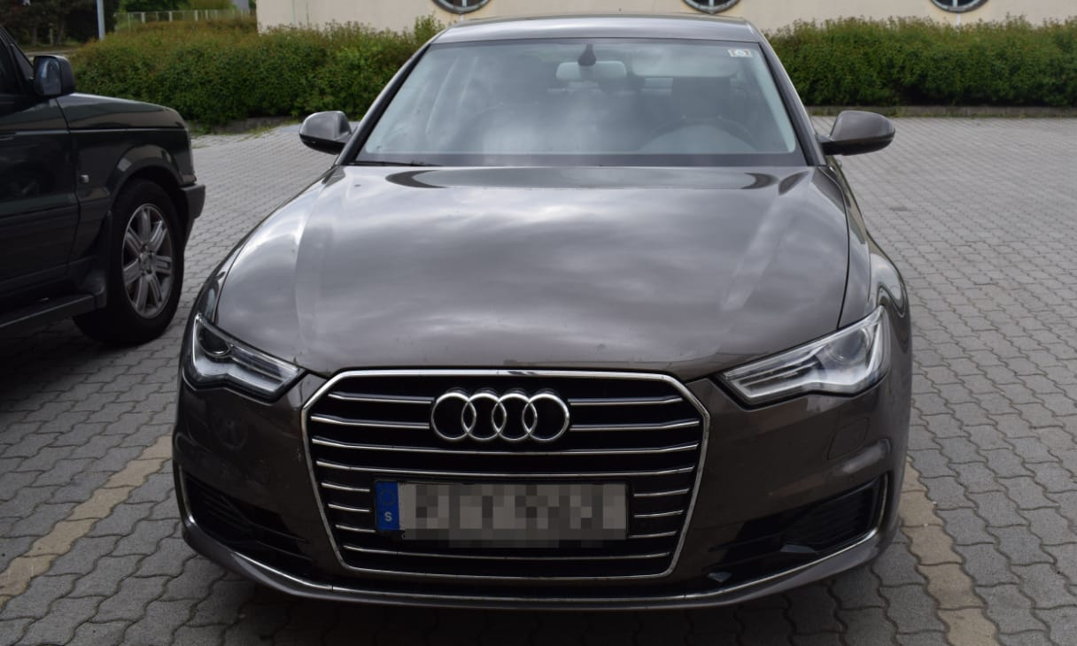 Lopott Audi és Range Rover akadt fenn a magyar határon