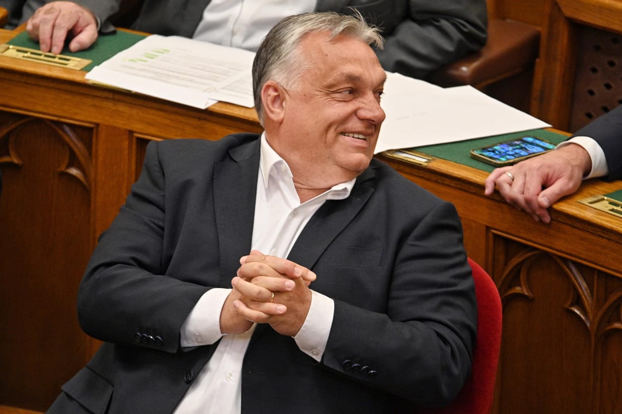 Orbán a hazudozás mestere, mégis rendhagyó, ahogy most veri át az országot
