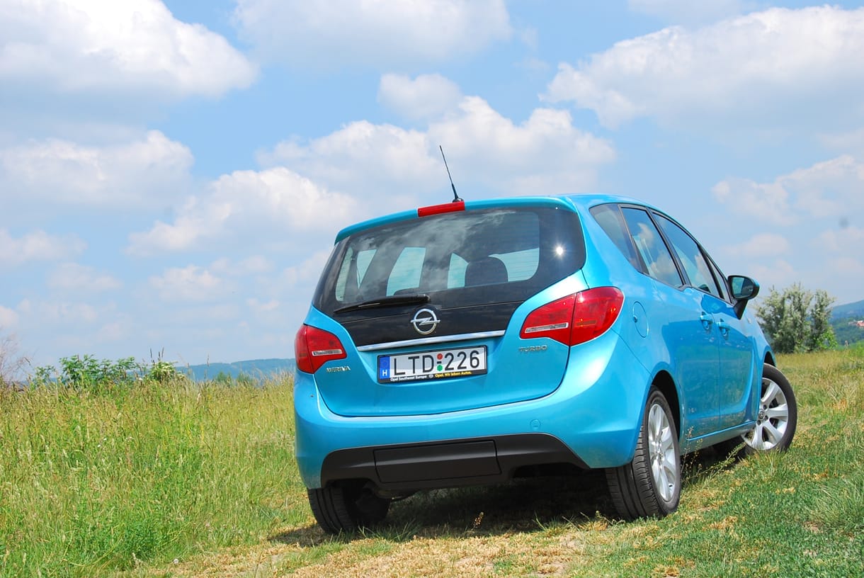 Opel Meriva teszt: ölelő karokkal