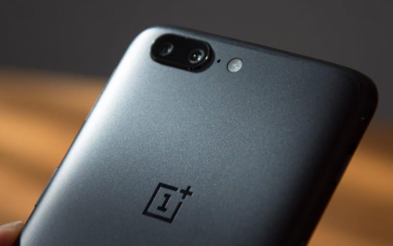 Ettől a telefontól retteghet a Galaxy S9