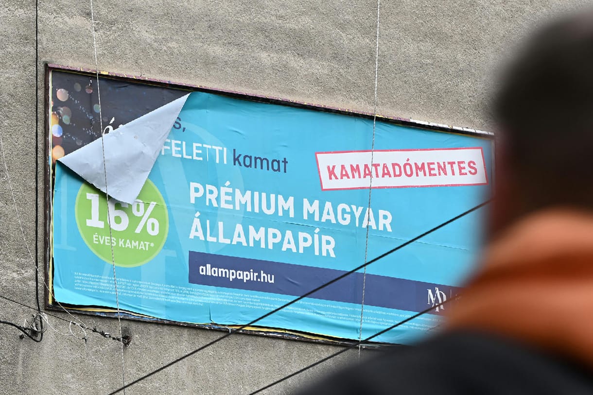Feleslegesen riogatja a félretenni képes és kamatérzékeny magyarokat az állam