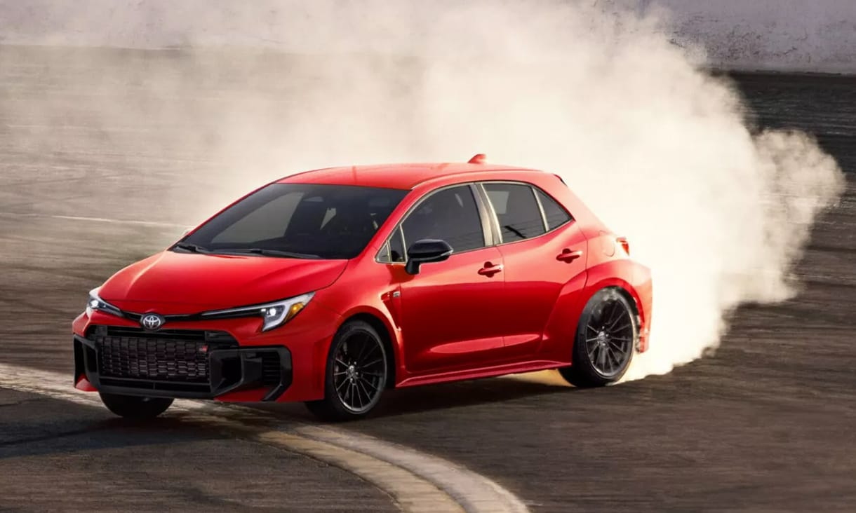 A méregzsák Toyota GR Corolla kicsit még jobb és drágább lett