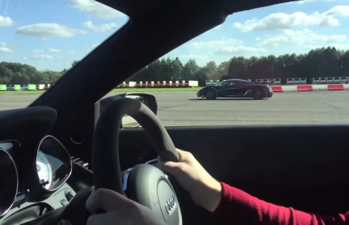 Így alázza meg a Koenigsegg One:1 az Audi R8-at – videó