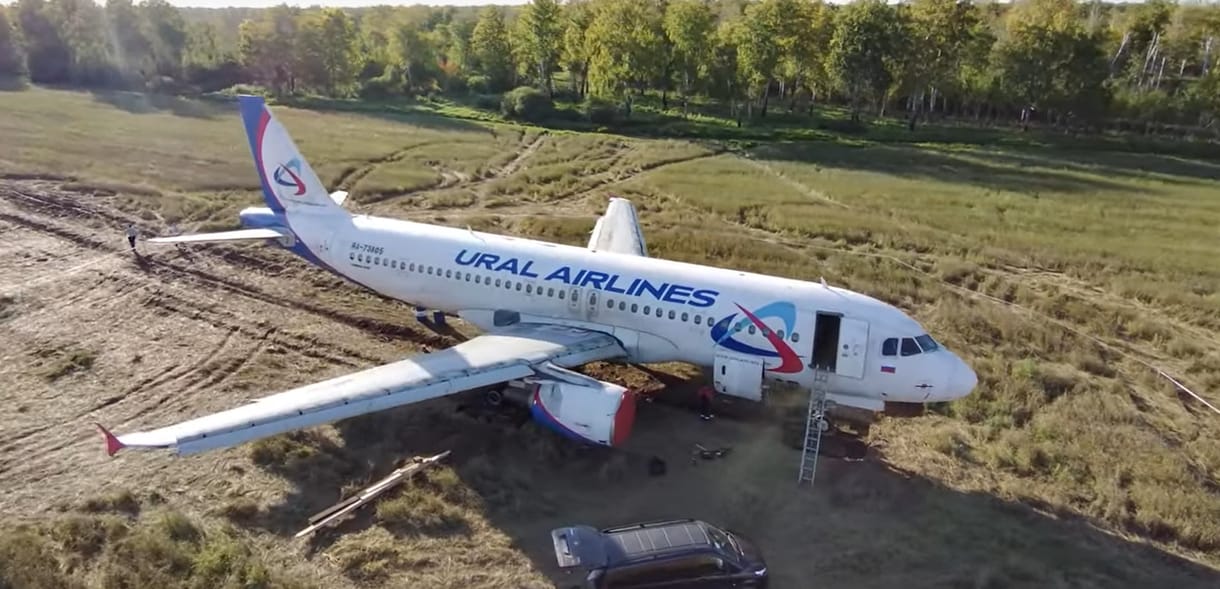 Eldőlhetett a búzamezőn kényszerleszállással landoló orosz Airbus sorsa, ez az, amellyel korábban fel is akartak szállni a helyszínről