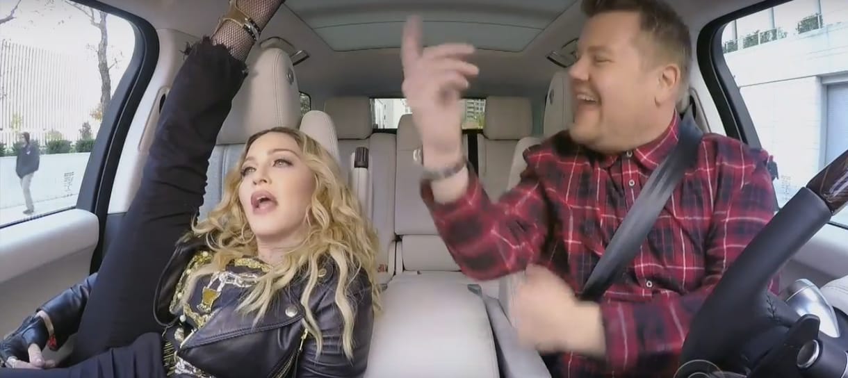 Madonna is beült a karaoke-kocsiba, és mindenkit leiskolázott