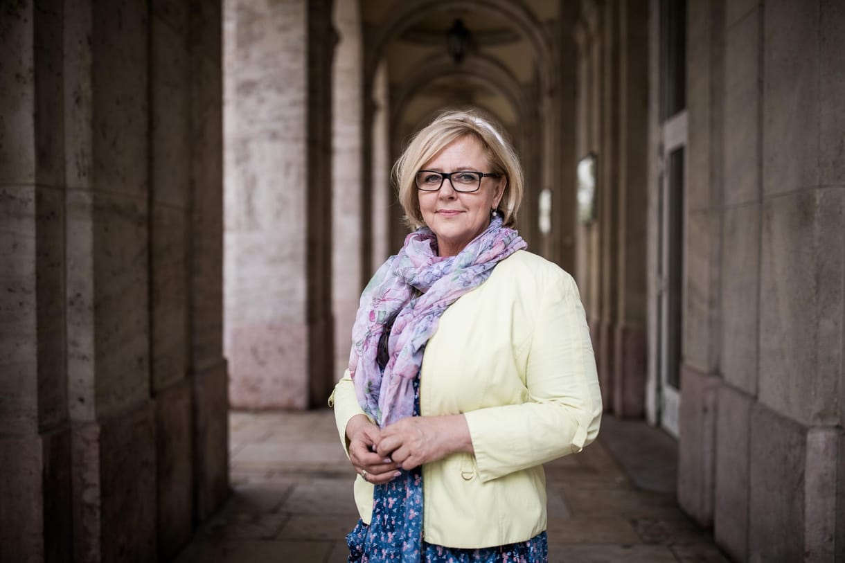 Gyilkos indulatokat generált Péterfy-Novák Éva bejegyzése, amelyben a családját védte