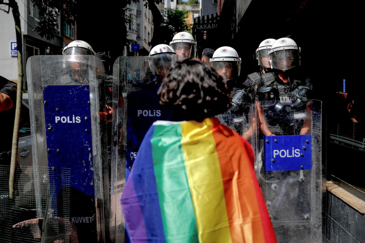 Könnygázzal oszlatták az ankarai Pride-ot, 36 embert vettek őrizetbe