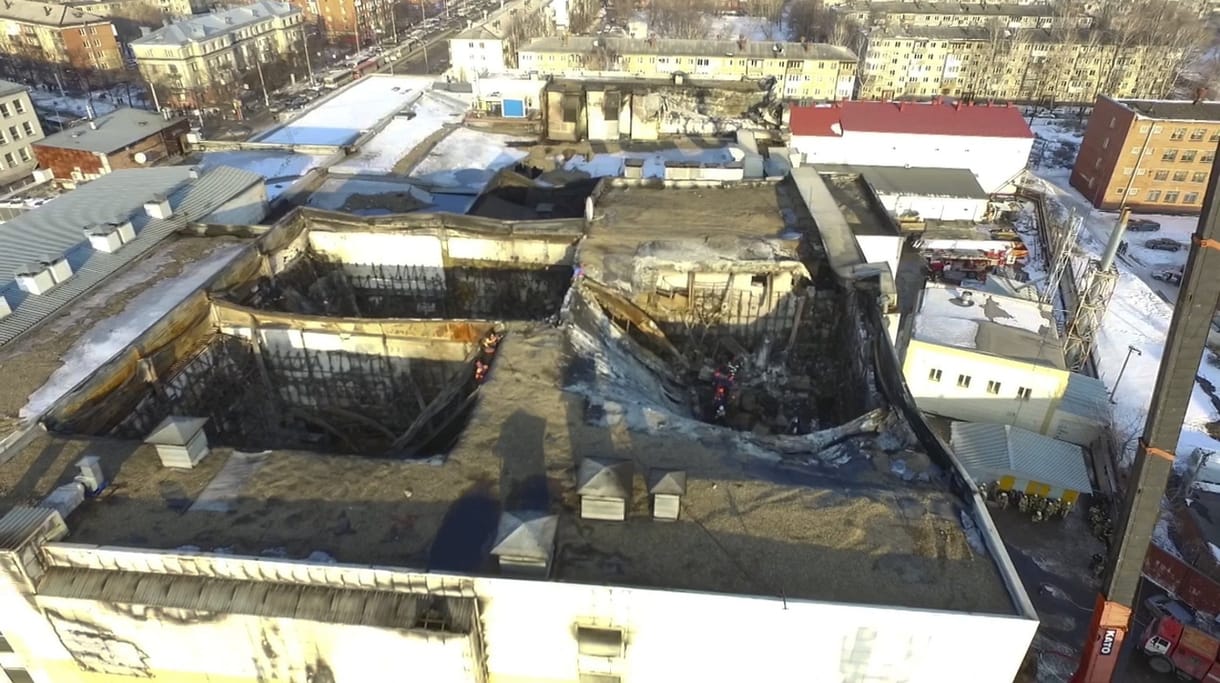 Engedély nélkül építették fel a vasárnap leégett orosz plázát
