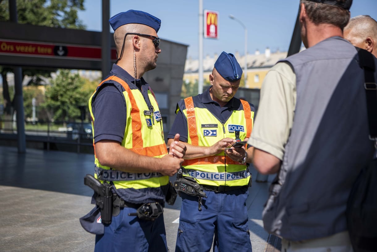 Éjjel-nappal járőröznek ezentúl a rendőrök az Örs vezér téren