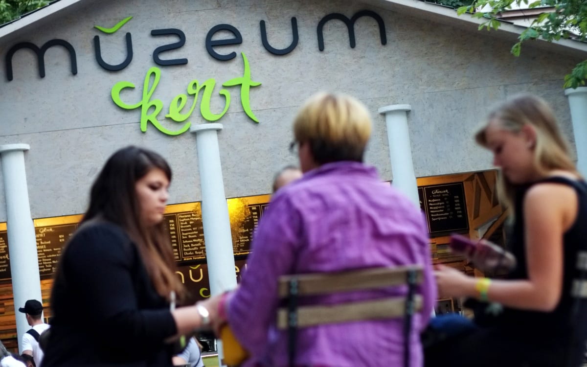 Nemzeti is, meg nem is – megnéztük az új szórakozóhelyet a Múzeum körúton