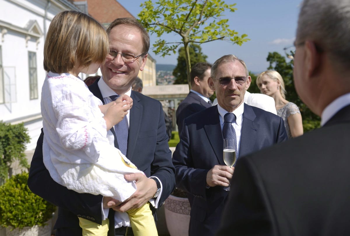 Orbán totojázása miatt kaphatott gyenge posztot Navracsics