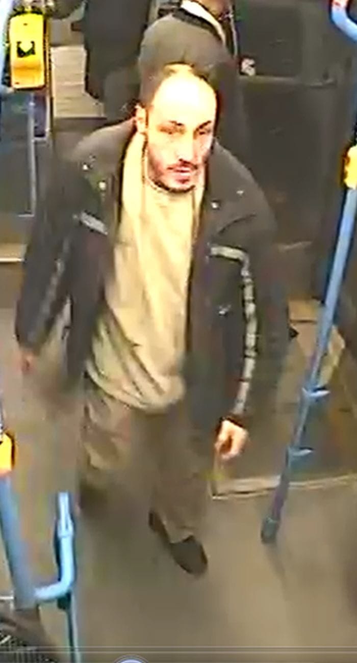 Fotó: Ez a férfi ütött a buszon