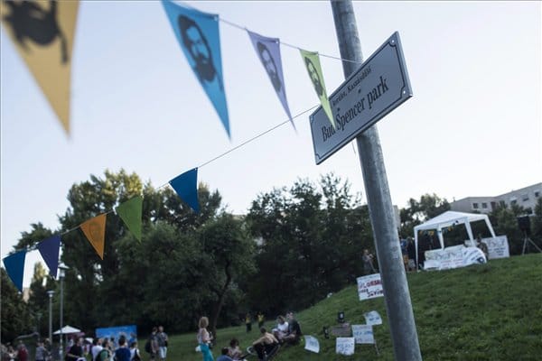 Mégsem lesz Bud Spencer park, Tarlósék lesöpörték