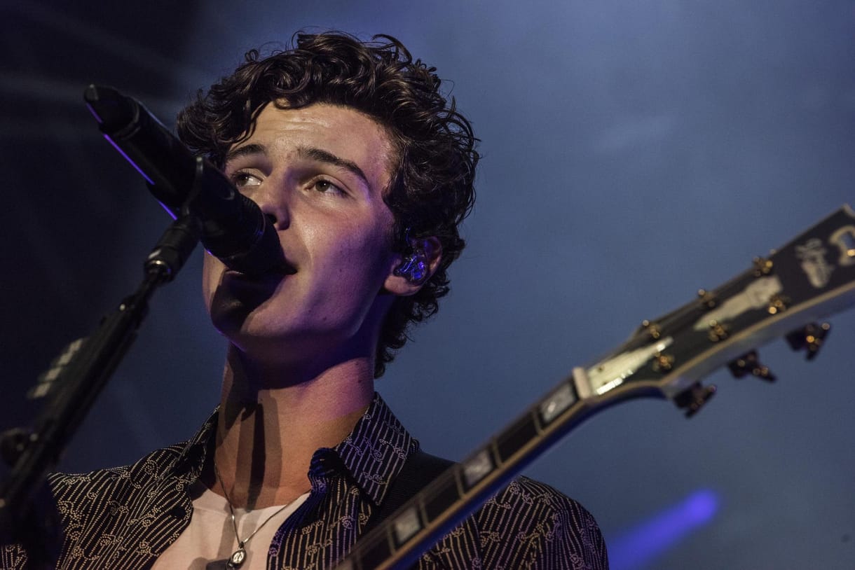 Shawn Mendes koncert közben nyílt meg rajongóinak a szexualitásáról