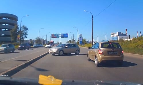 Nehéz volt megtalálni, de talán ő a legrosszabb orosz autós - videó