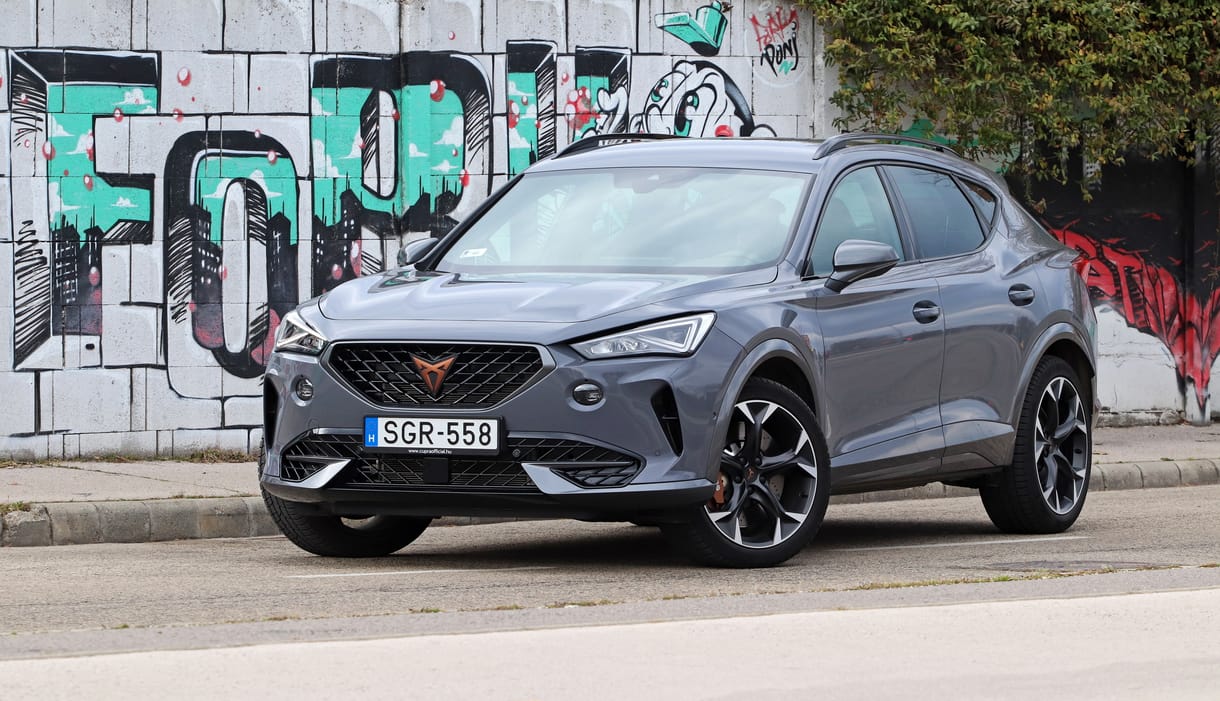 Teszten a VW új márkájának első saját modellje, a 310 lovas Cupra Formentor