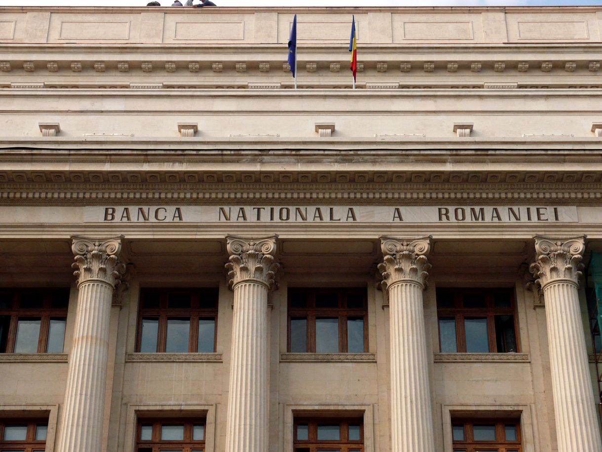 Aki tudja, menekíti a pénzét Romániából, de mekkora lehet valójában a baj?