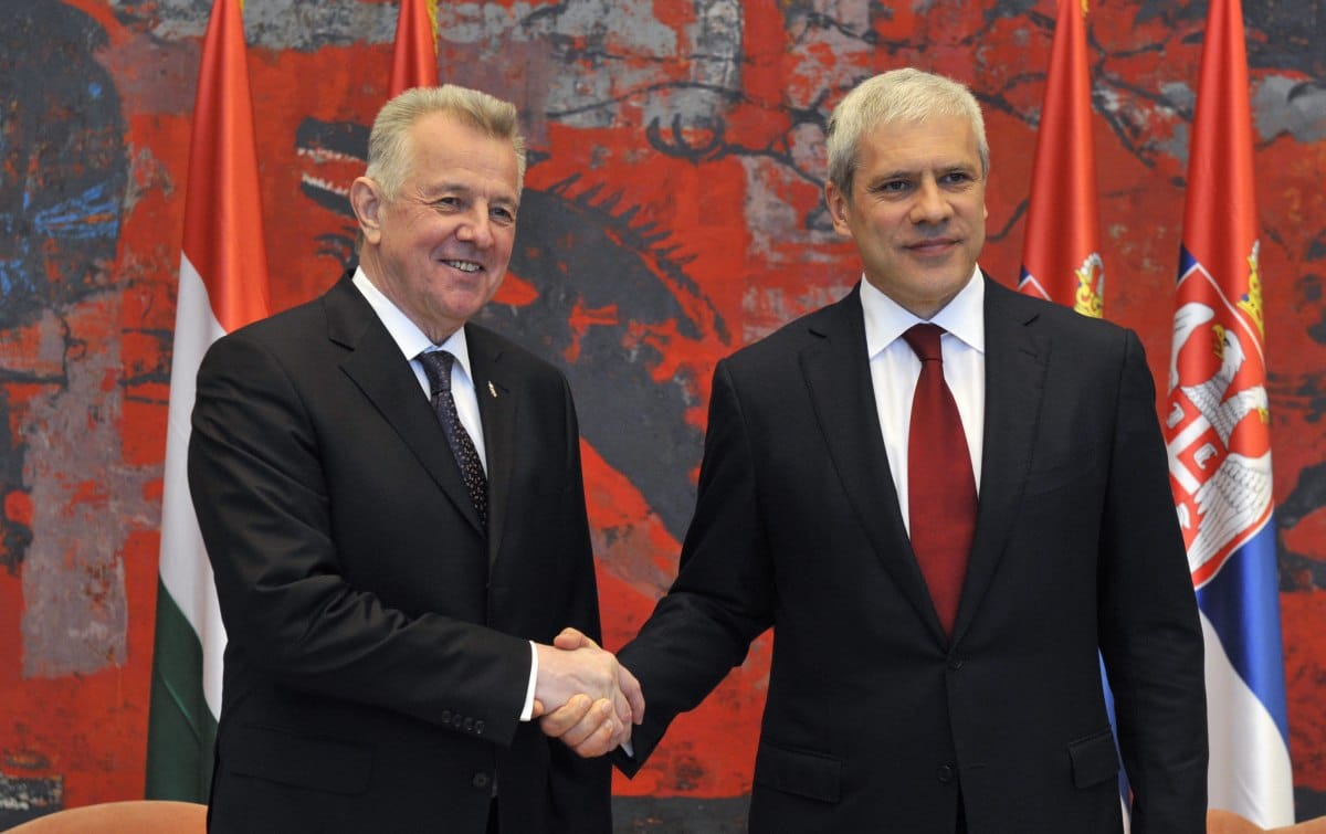 Schmitt: Magyarország támogatja Szerbiát