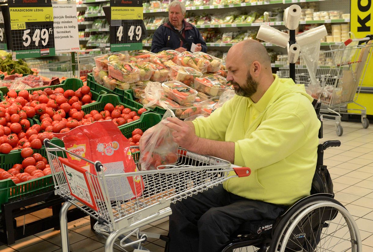 Egyedülálló bevásárlókocsikkal segít az Auchan