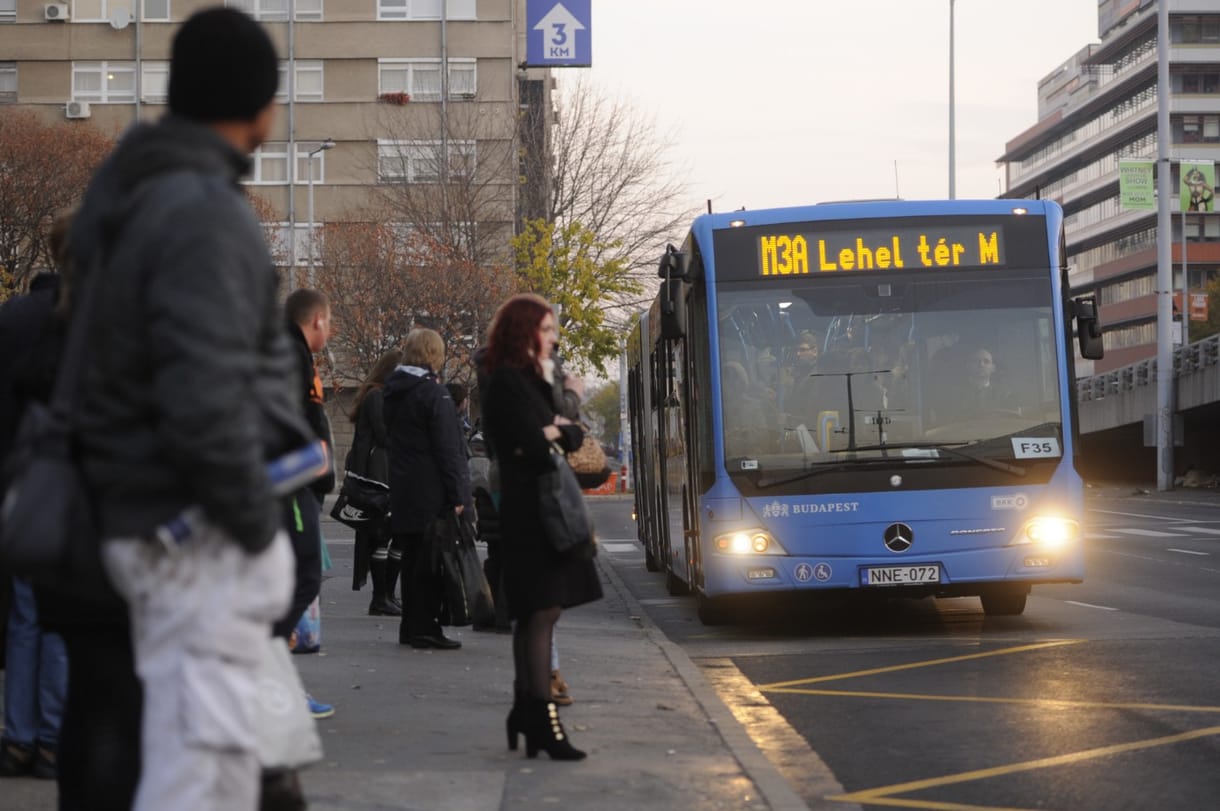 Indul a metrópótlás: reggeli helyzet az Árpád hídnál