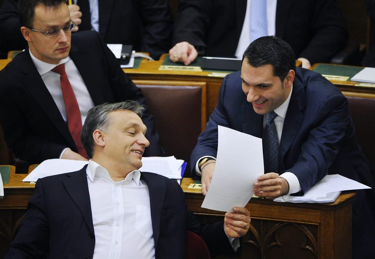 Orbán 61 millióért levelezett a közszolgákkal a végtörlesztésről