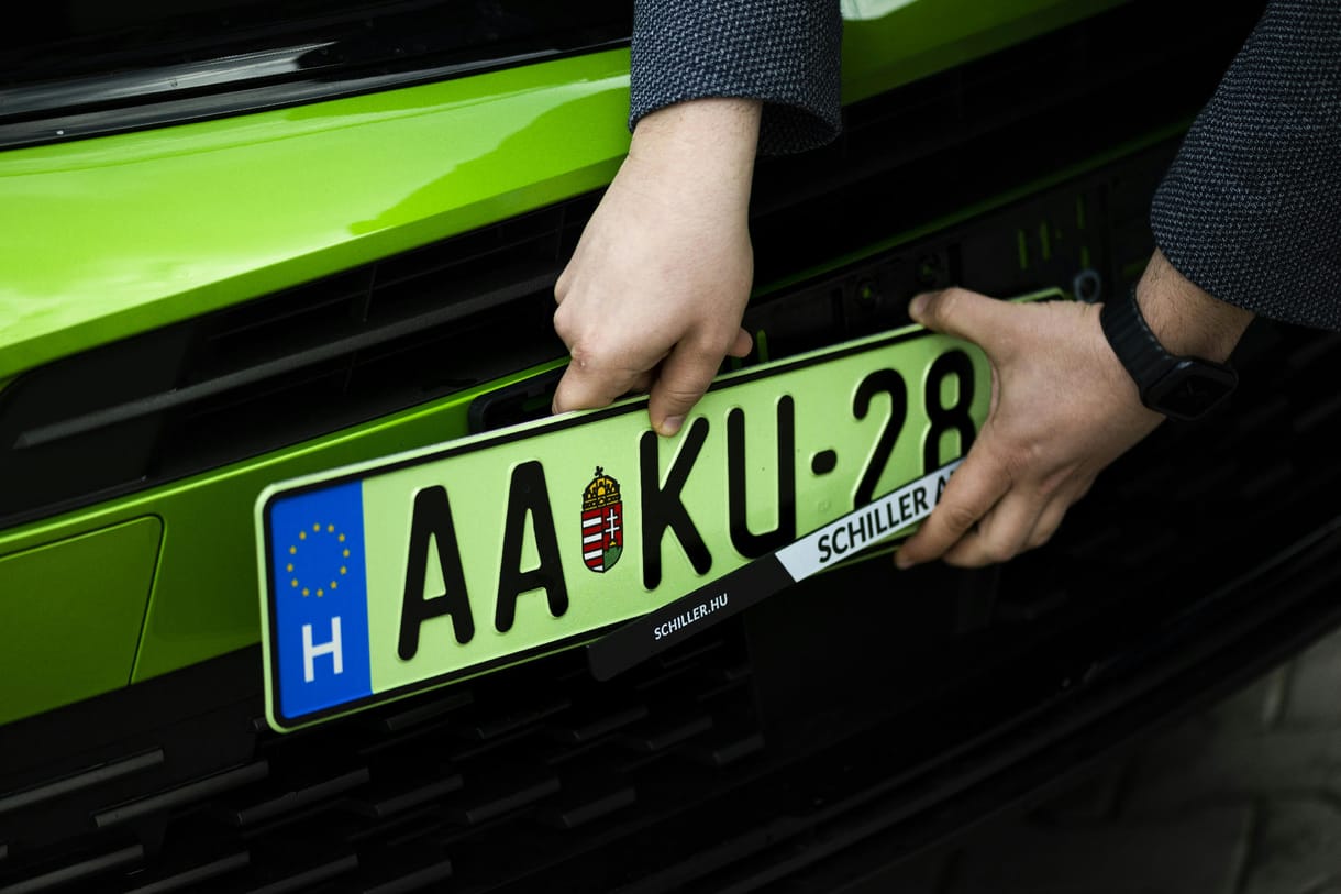 Indokolt-e elvenni a zöld rendszámot a hibridektől, ha azok kapudrog lehetnek az e-autók vásárlásához?