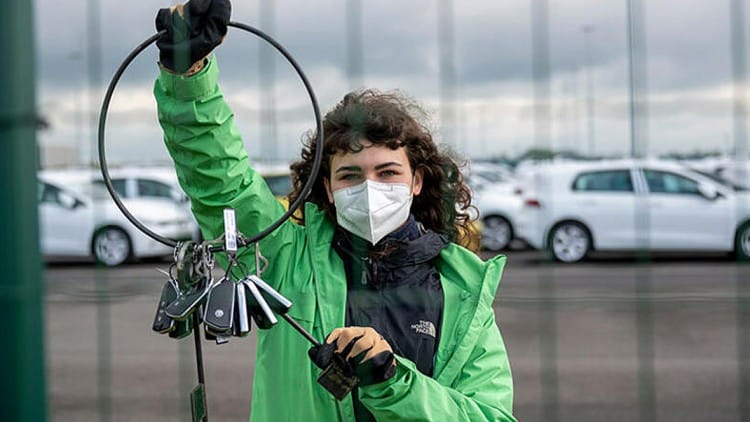 Feljelentette a Greenpeace-t a Volkswagen, mert az aktivisták elloptak rengeteg kocsikulcsot