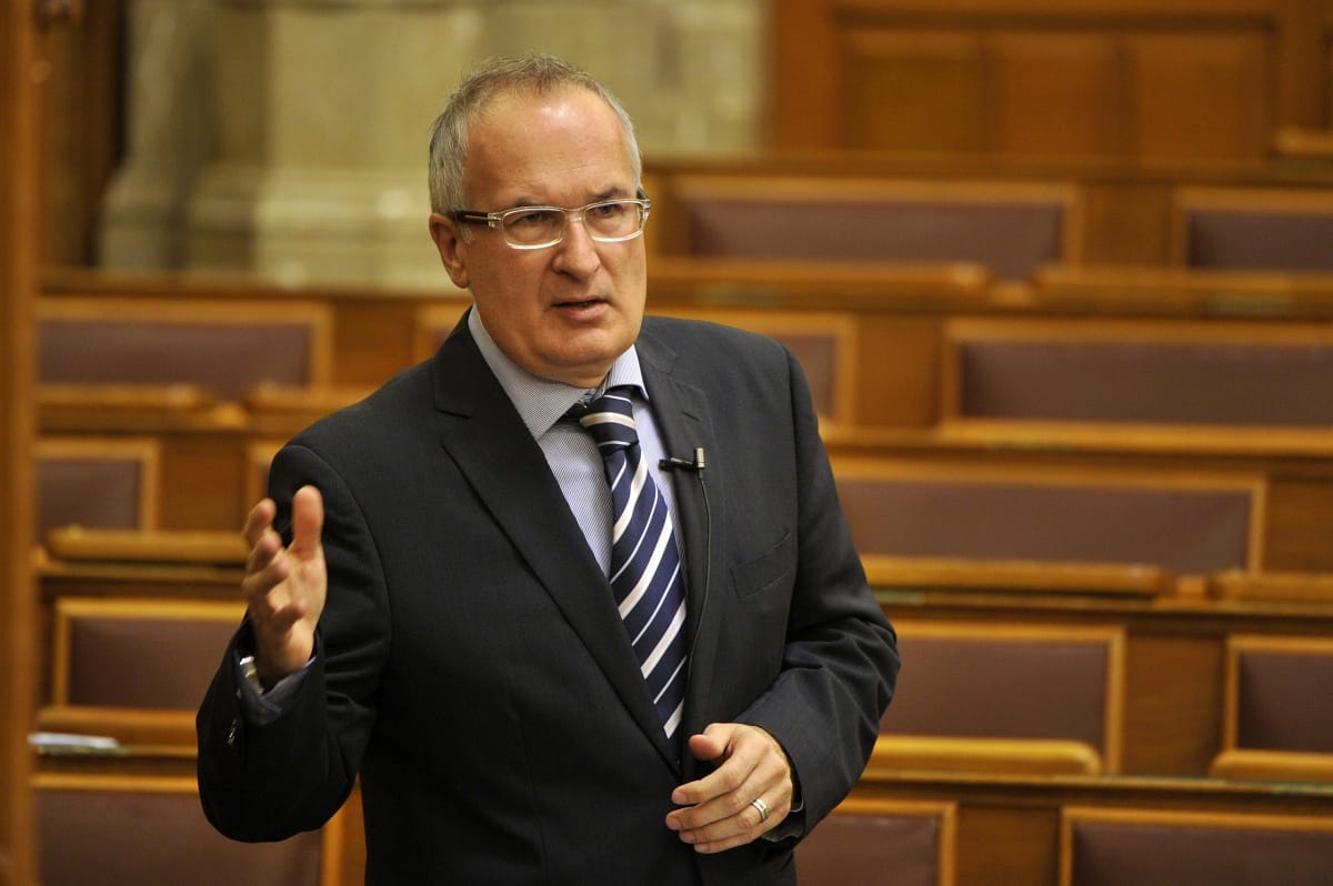 Simon hozzátartozóinak vagyonnyilatkozatát vizsgálják Rubovszkyék